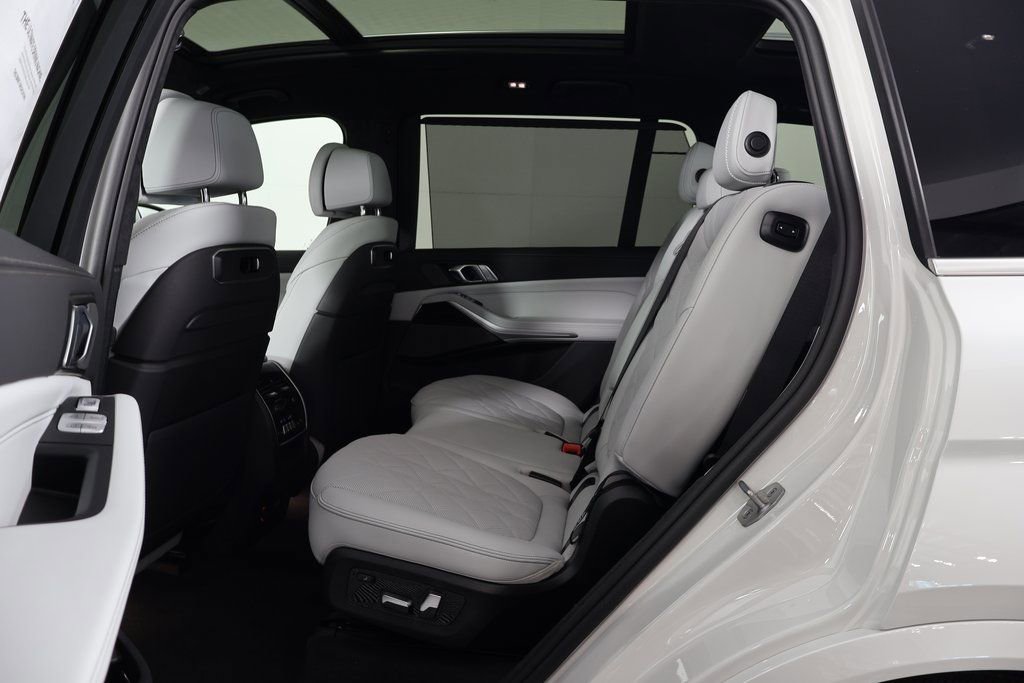 New 2026 BMW X7 xDrive40i w/ Premium Package image 6
