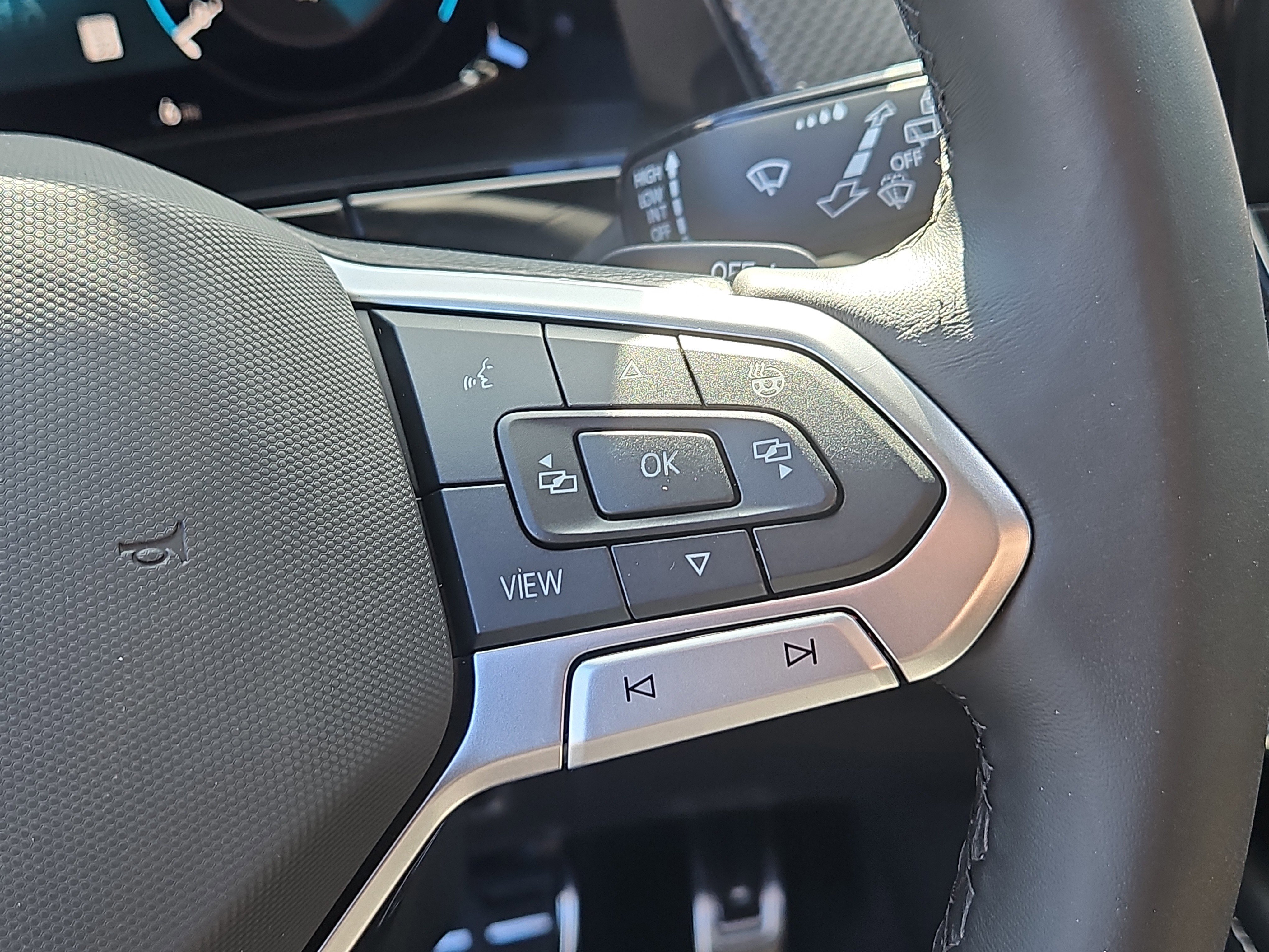 New 2026 Volkswagen Atlas Cross Sport SEL Premium R-Line image 18