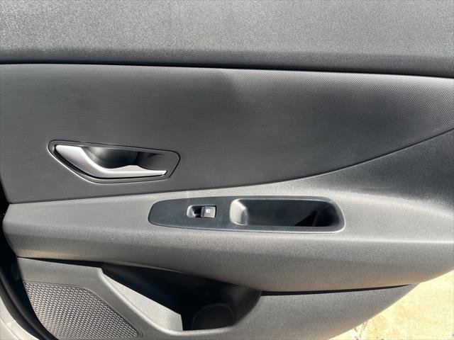 New 2025 Hyundai Elantra SE image 23