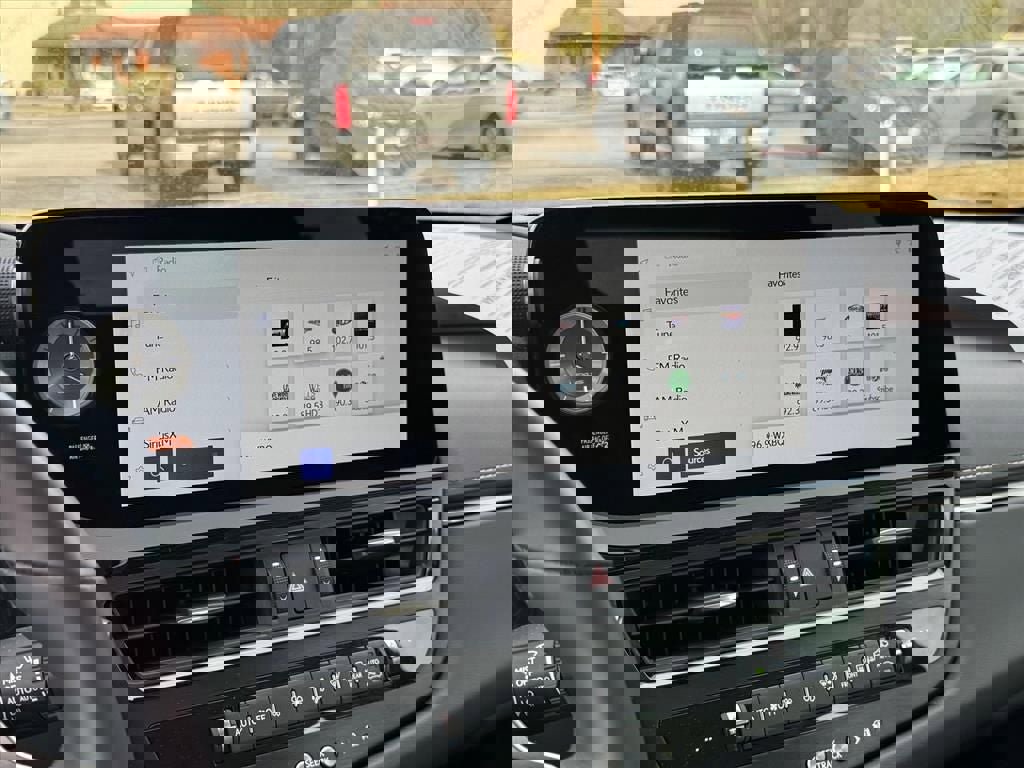 Used 2024 Lexus ES 300h w/ Premium Package image 24