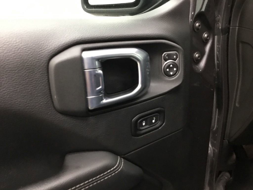 Used 2021 Jeep Wrangler Unlimited Sahara w/ Dual Top Group image 8