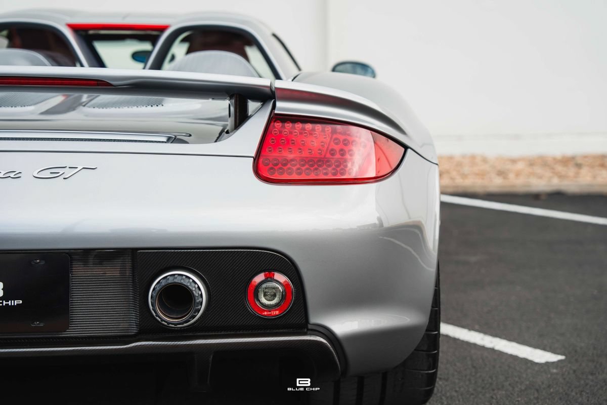 Used 2004 Porsche Carrera GT RWD image 18