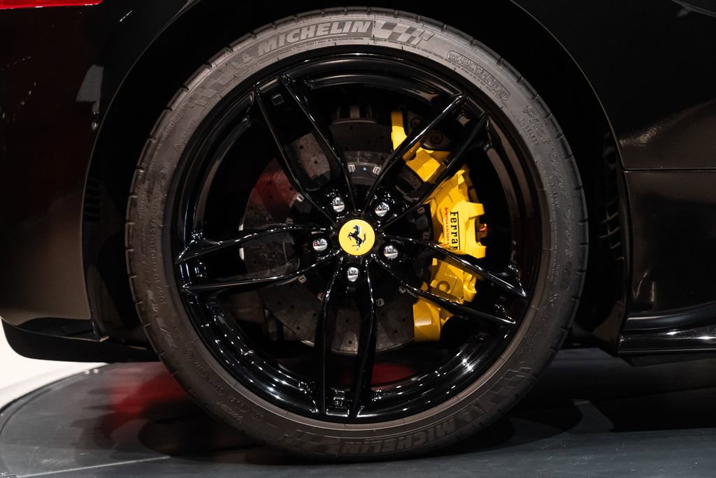 Used 2016 Ferrari 488 Spider RWD image 15