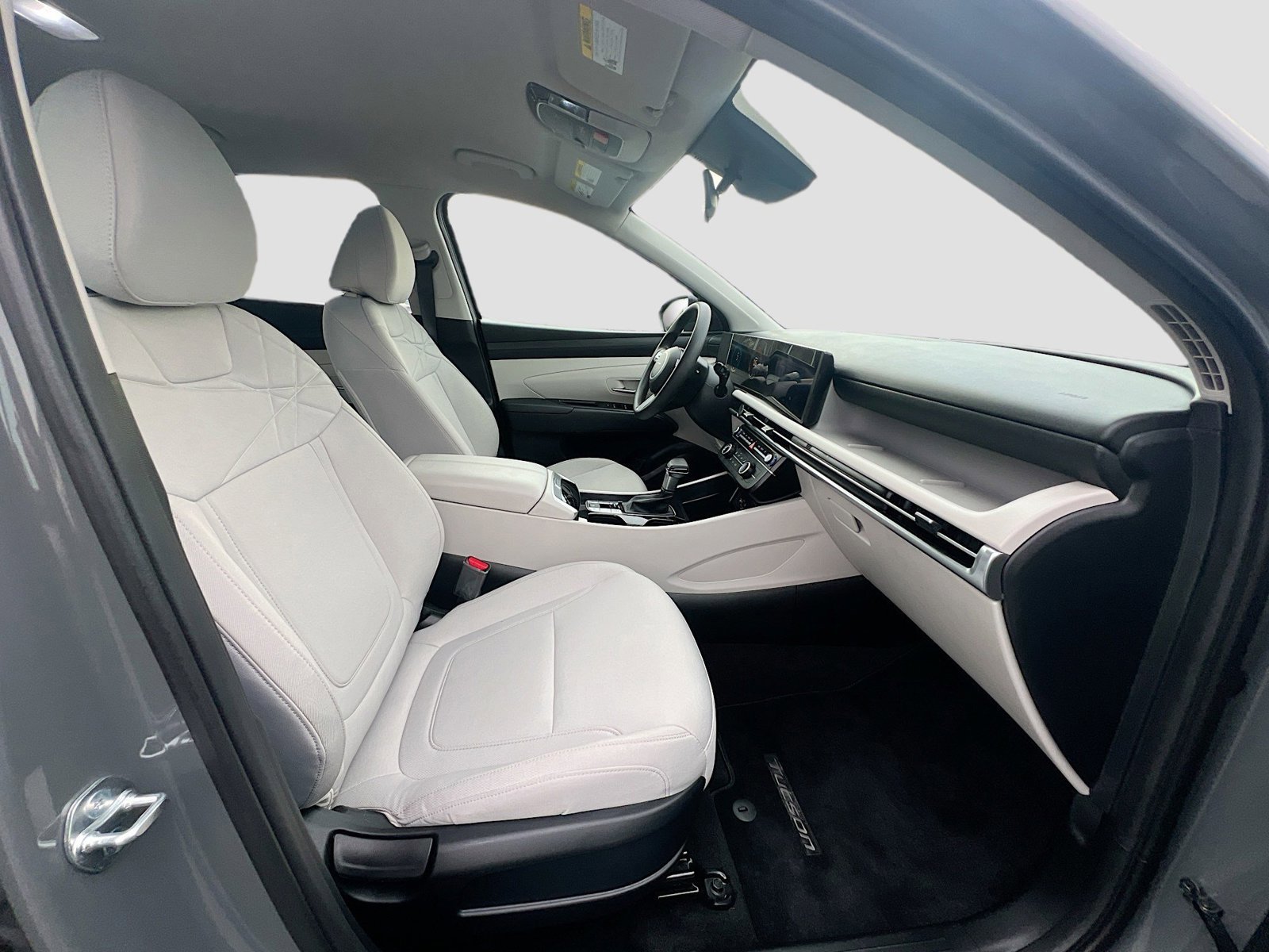 Used 2025 Hyundai Tucson SE image 29