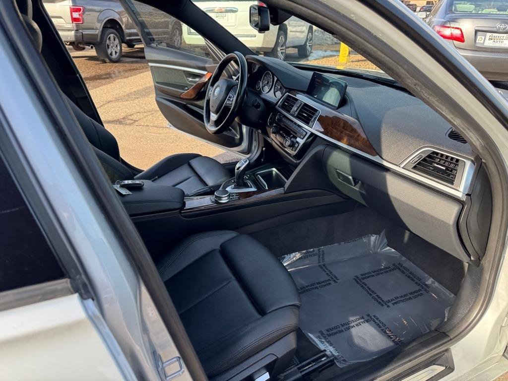 Used 2018 BMW 330i xDrive 330i xDrive Sedan w/ Convenience Package image 28