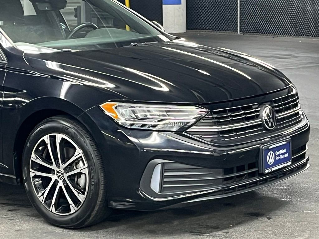Used 2023 Volkswagen Jetta Sport image 37