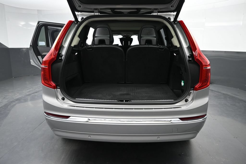 Used 2025 Volvo XC90 T8 Ultra w/ Protection Package Premier AWD/4WD image 16