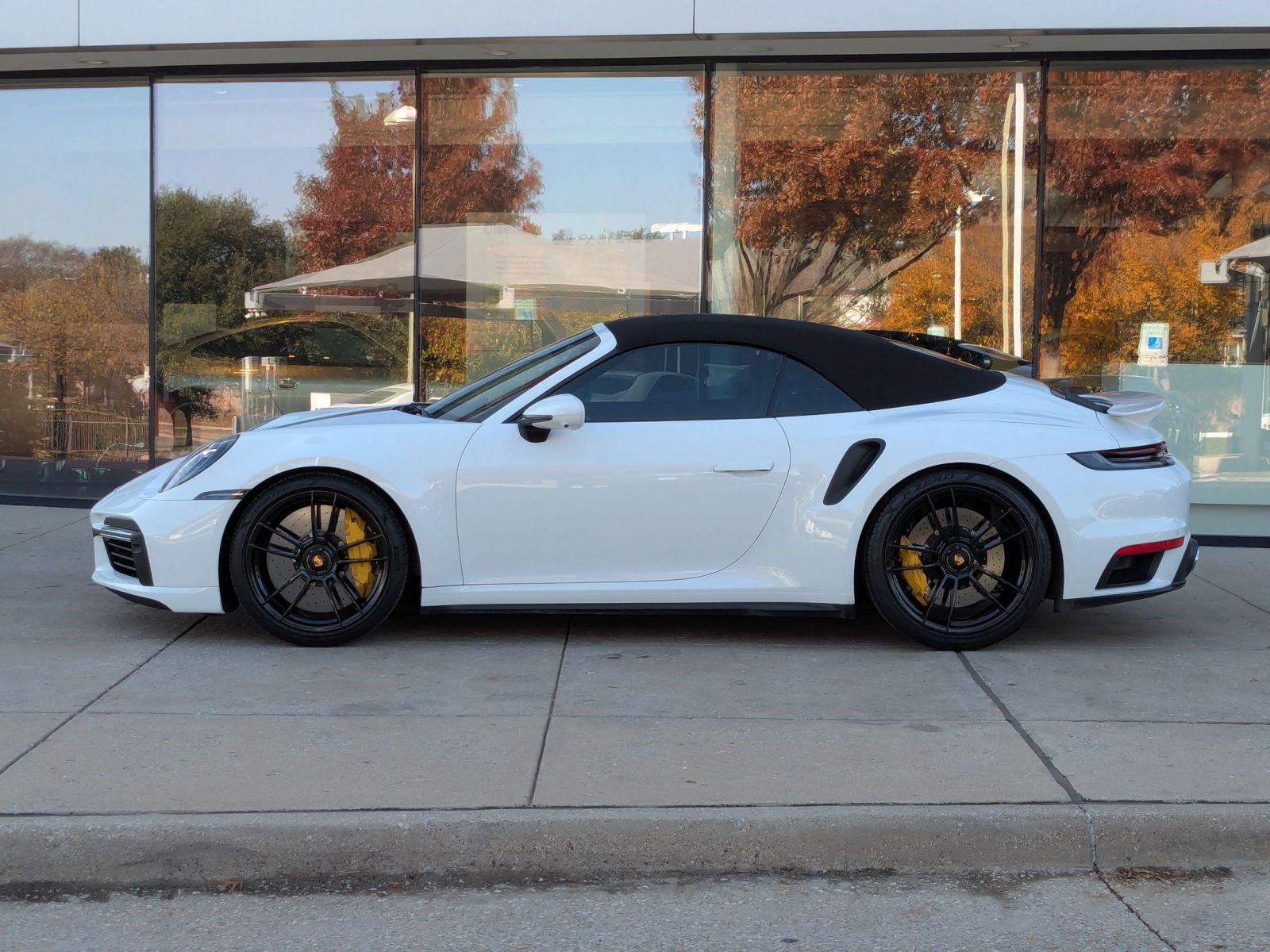 Used 2022 Porsche 911 Turbo S image 2