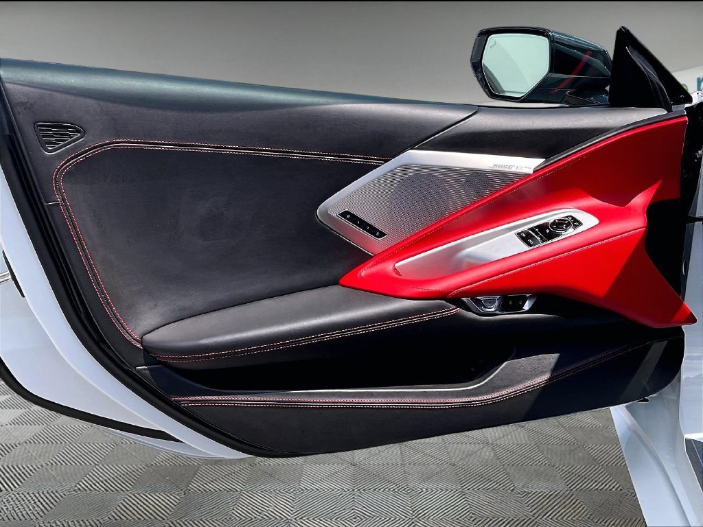 Used 2025 Chevrolet Corvette Stingray Premium Cpe w/ Z51 Performance Package RWD image 9