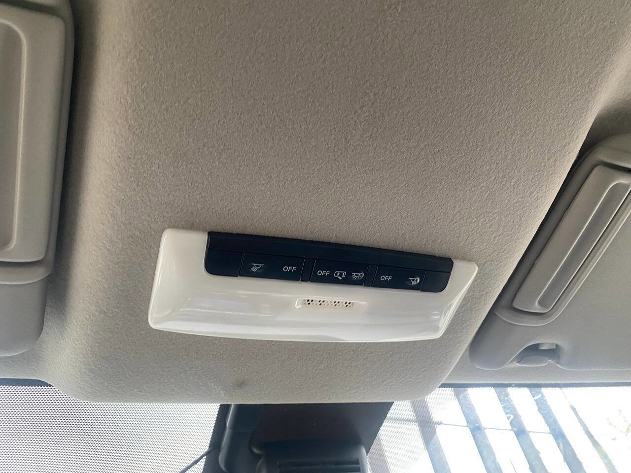 Used 2022 Nissan Versa S w/ Electronics Package FWD image 28