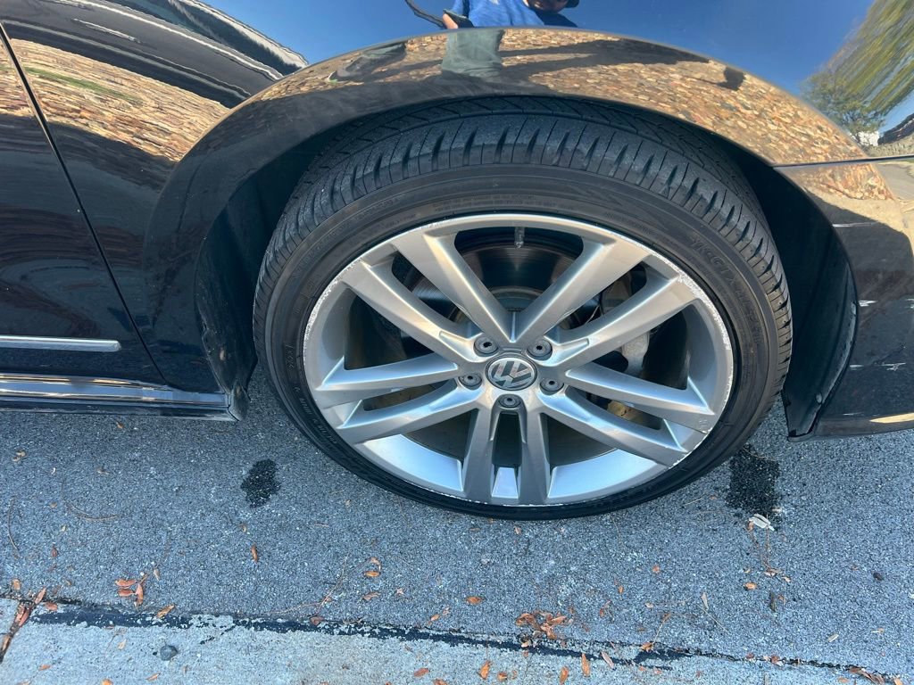 Used 2017 Volkswagen Passat 1.8T R-Line image 11