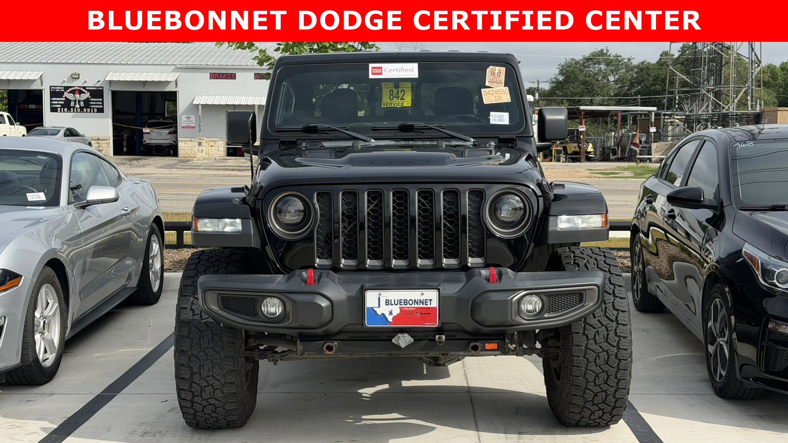 Used 2023 Jeep Gladiator Rubicon w/ Cold Weather Group AWD/4WD image 2