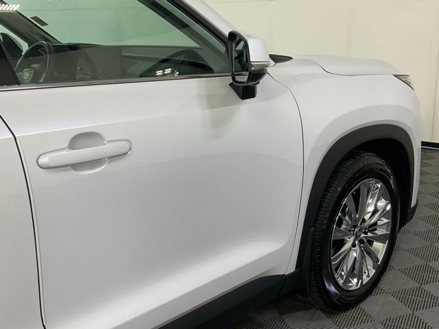 Used 2024 Toyota Grand Highlander AWD image 9