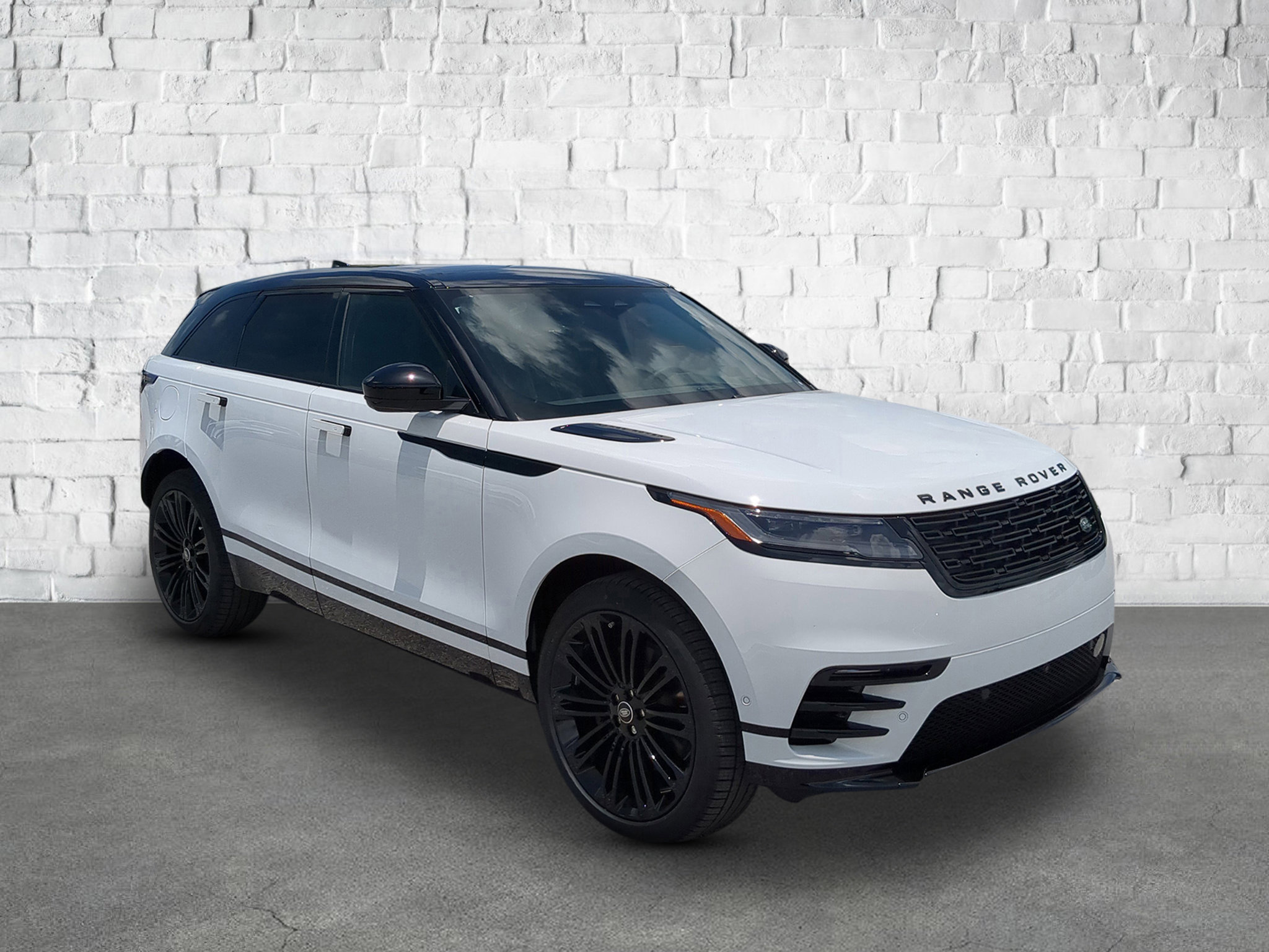New 2026 Land Rover Range Rover Velar Dynamic SE image 8