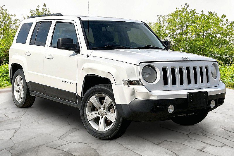 Used 2016 Jeep Patriot Sport w/ Power Value Group AWD/4WD image 3