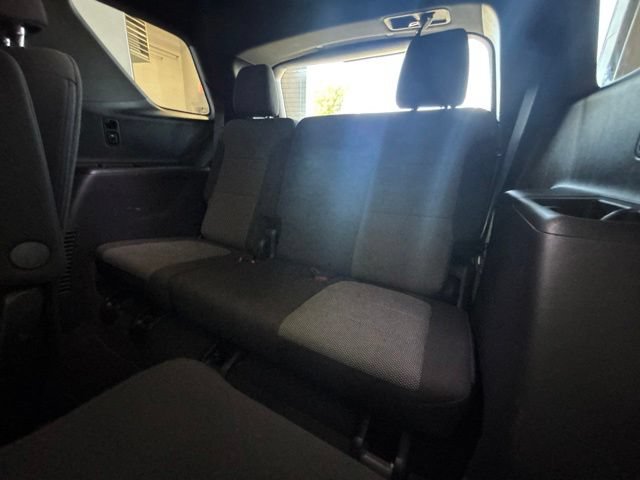 Used 2023 Chevrolet Traverse LT w/ Rear Camera Mirror Package AWD/4WD image 21