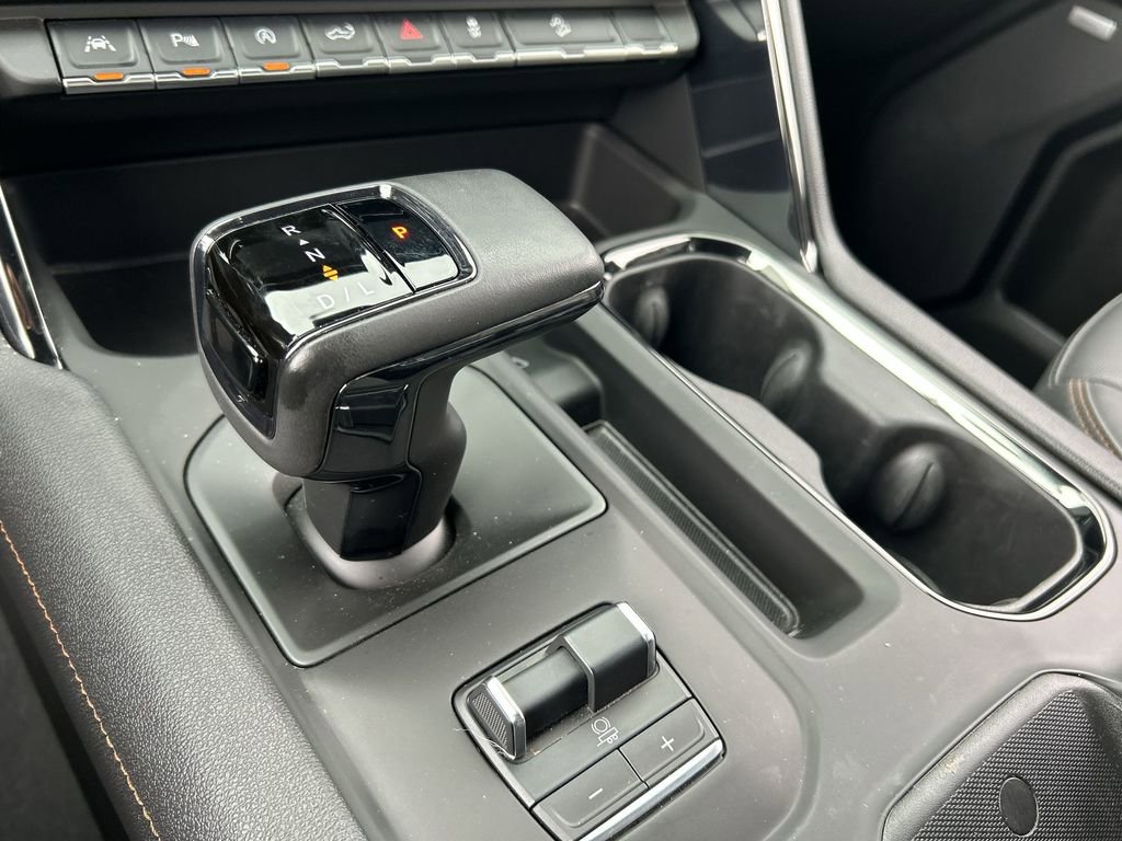 Used 2025 GMC Sierra 1500 AT4 w/ Technology Package image 16