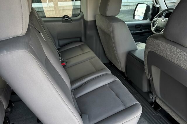 Used 2015 Nissan NV 3500 SV w/ Technology Package image 12