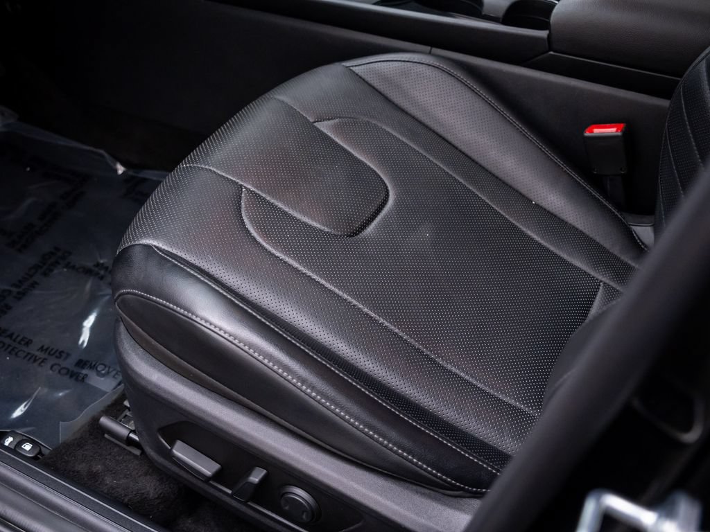Used 2023 Hyundai Elantra Limited w/ Cargo Package FWD image 16