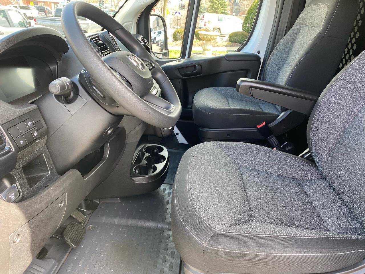 Used 2025 RAM ProMaster 2500 w/ U-Haul Equipment Group FWD image 17