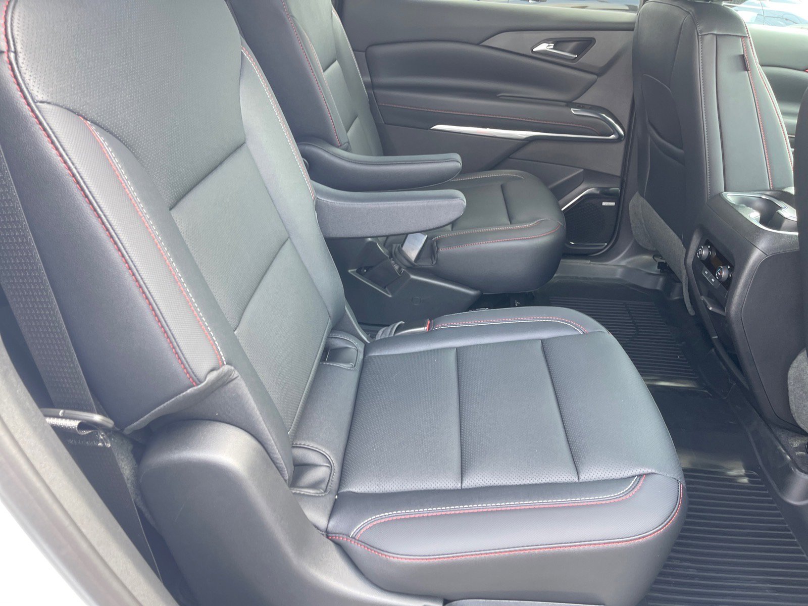 New 2026 Chevrolet Traverse Z71 w/ Enhanced Driving Package image 16