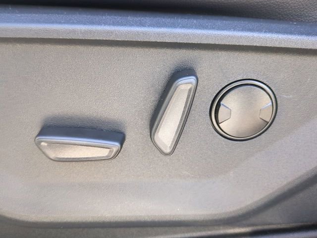 New 2026 Ford F250 Lariat w/ Black Appearance Package image 19