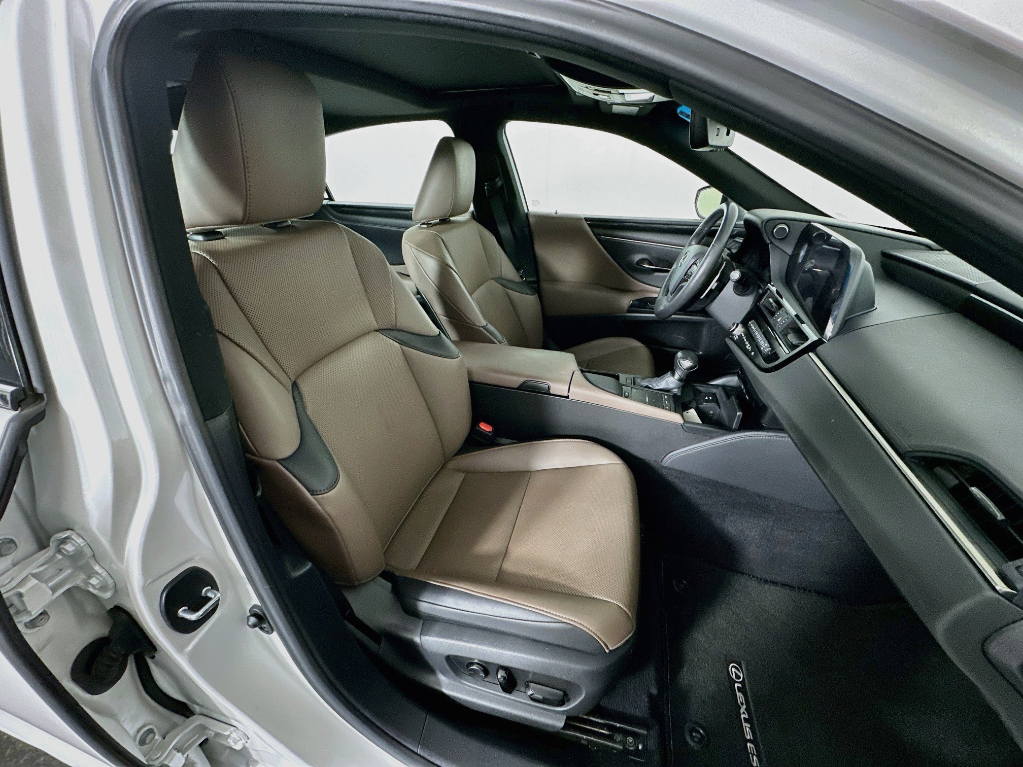 Used 2022 Lexus ES 350 w/ Accessory Package FWD image 30