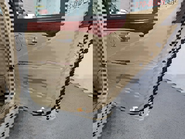 Used 2011 Lexus LS 460 AWD w/ Comfort Pkg image 26