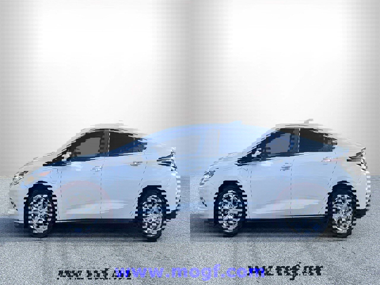 Used 2018 Chevrolet Volt Premier w/ Driver Confidence Package image 23