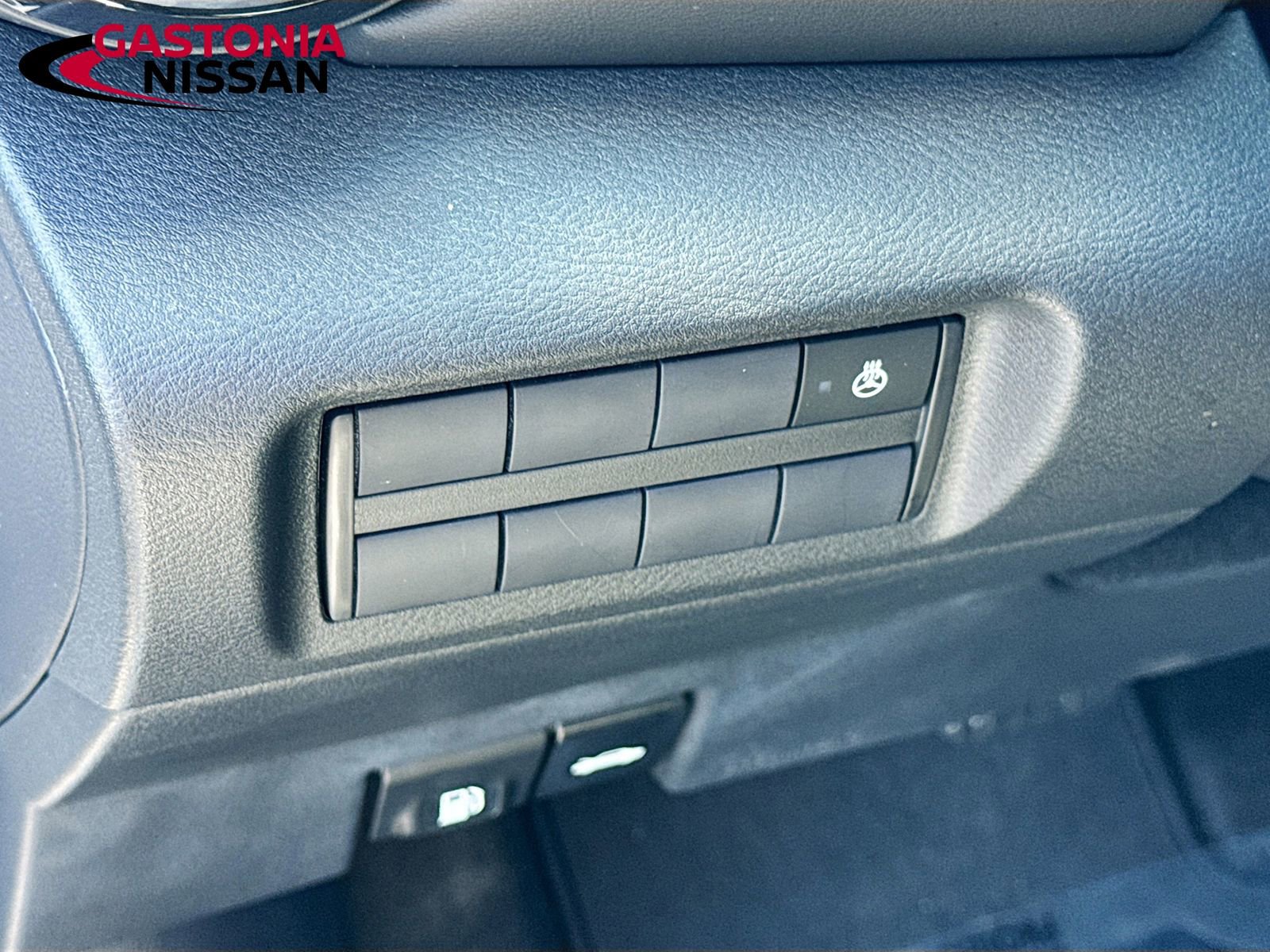 Certified 2024 Nissan Kicks SR w/ SR Premium Package FWD image 13