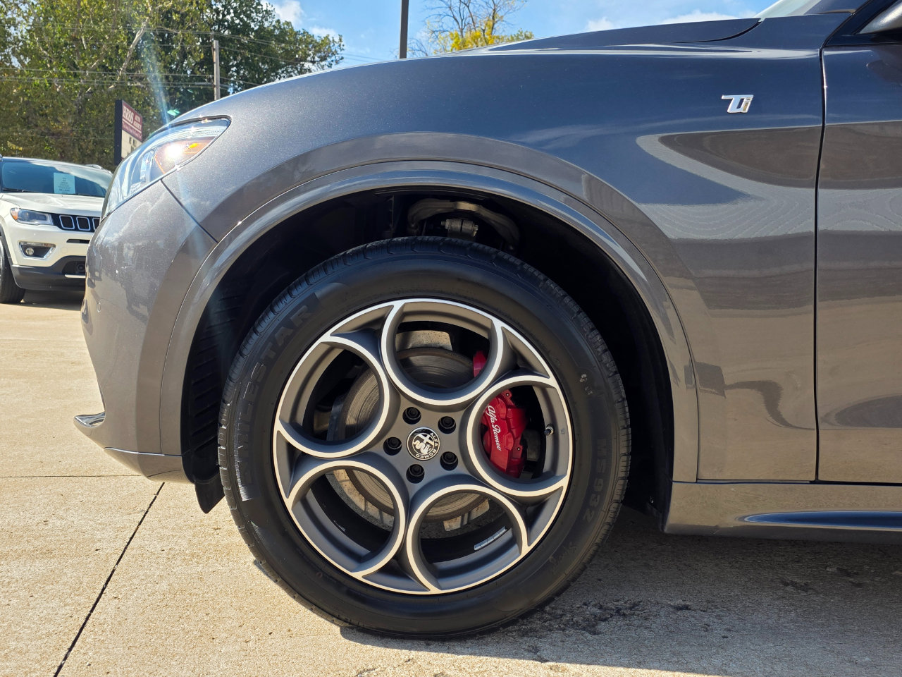 Used 2022 Alfa Romeo Stelvio Ti image 33