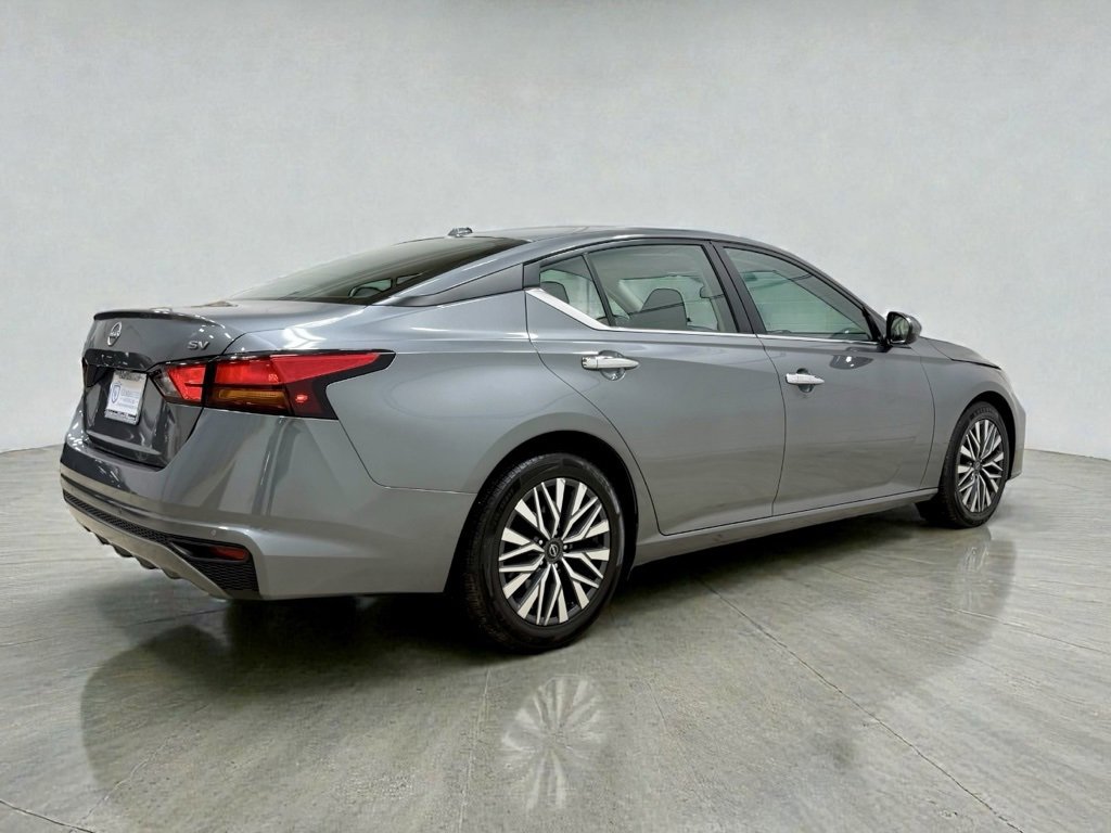 Used 2023 Nissan Altima 2.5 SV image 6