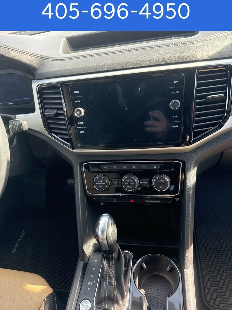 Used 2022 Volkswagen Atlas Cross Sport SE image 11