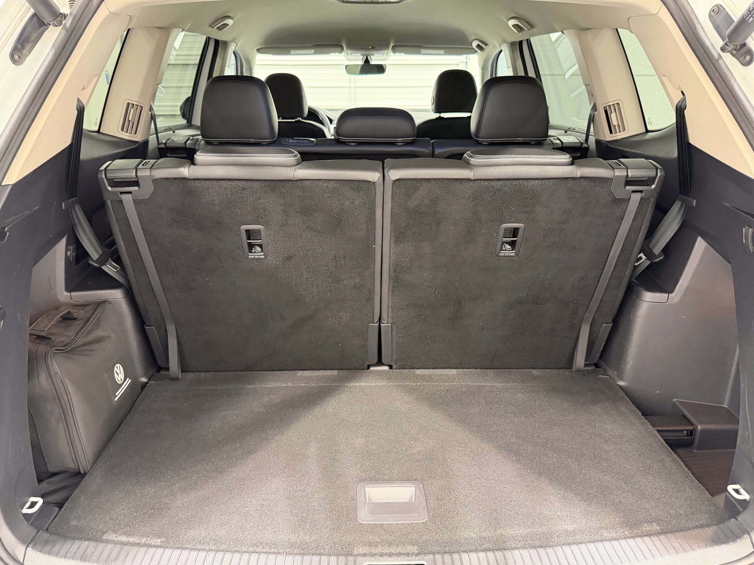 Certified 2023 Volkswagen Atlas SE w/ Black Wheel Package FWD image 27