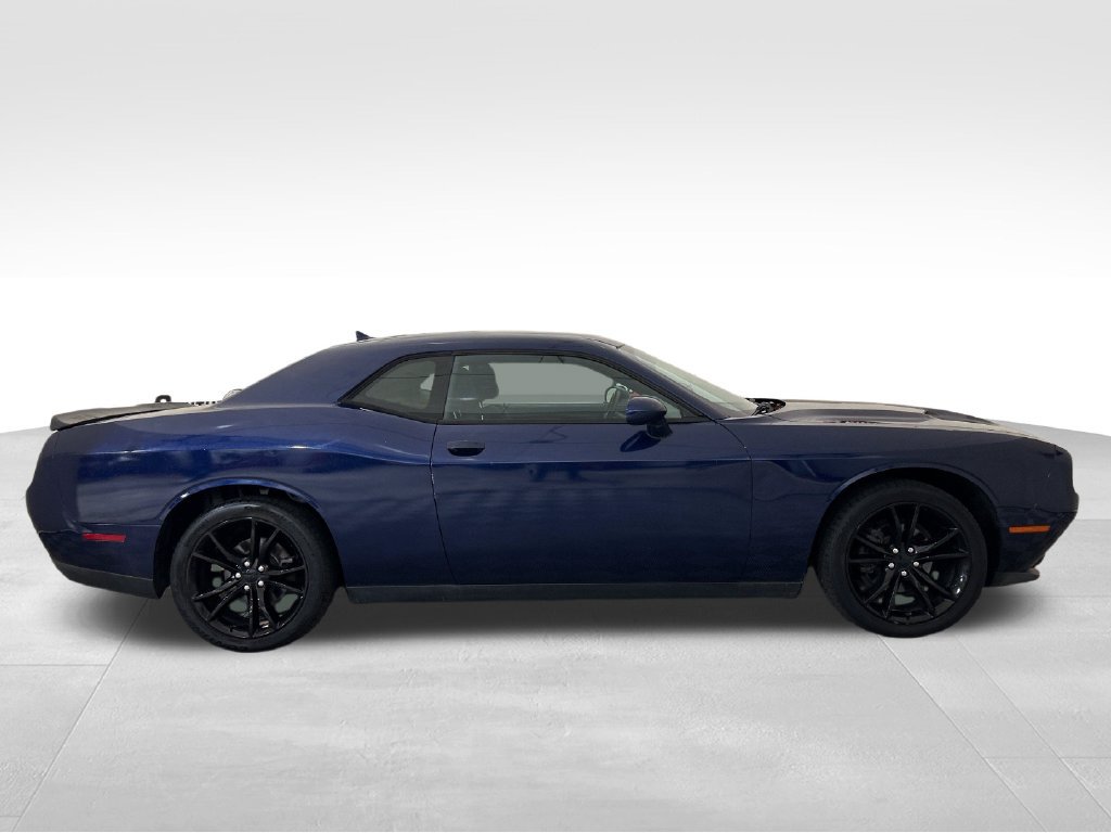 Used 2016 Dodge Challenger SXT w/ Blacktop Package RWD image 7