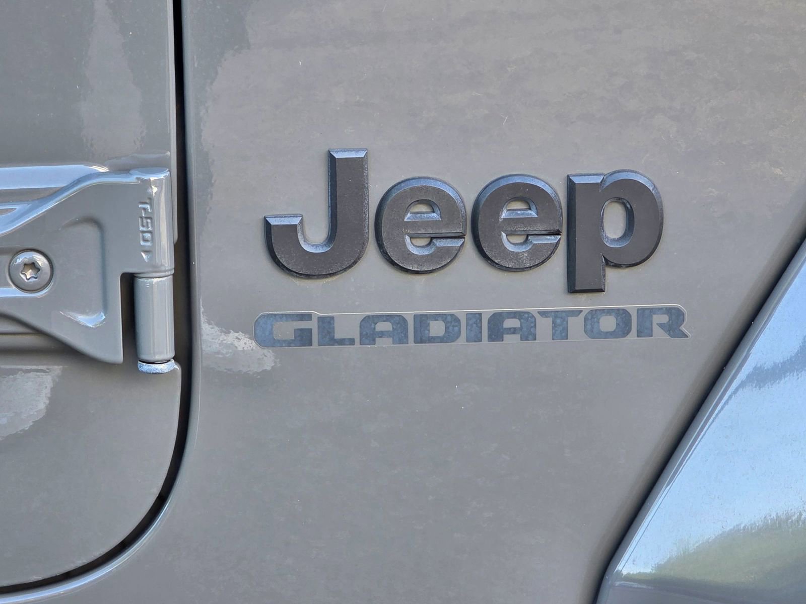 Used 2020 Jeep Gladiator Overland AWD/4WD image 34