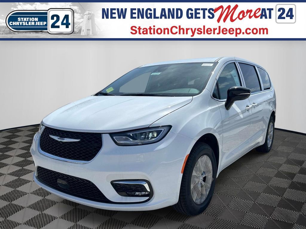 New 2026 Chrysler Pacifica Select AWD/4WD image 1