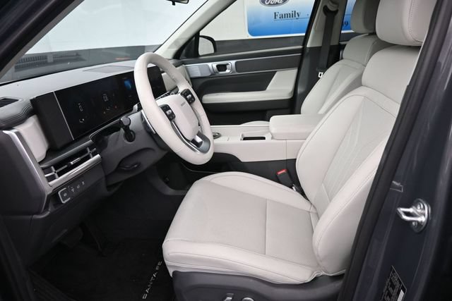 Used 2025 Hyundai Santa Fe SEL FWD image 14