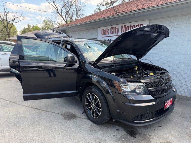 Used 2017 Dodge Journey SE w/ Flexible Seating Group image 8