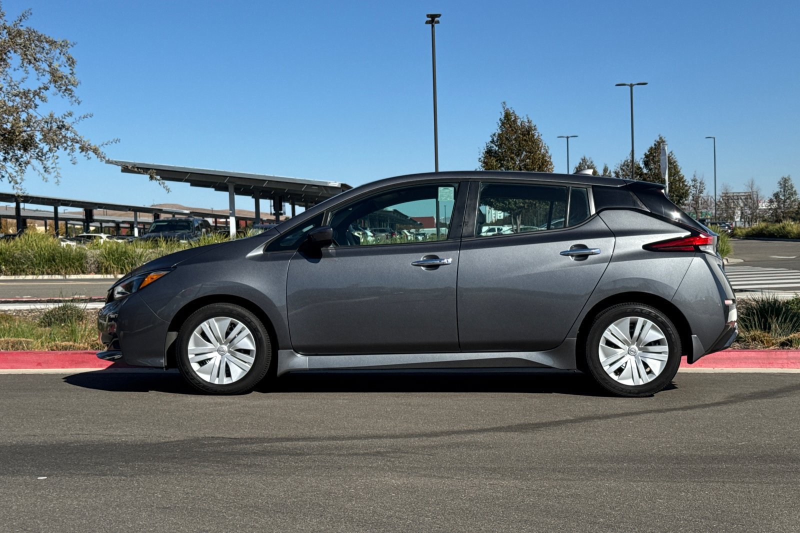 Certified 2025 Nissan Leaf S FWD image 7