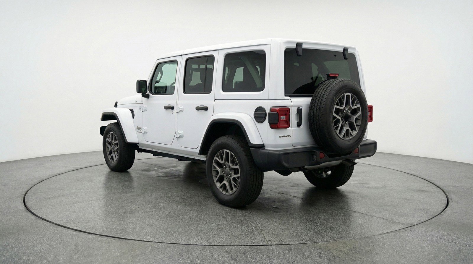 Used 2025 Jeep Wrangler Sahara AWD/4WD image 6