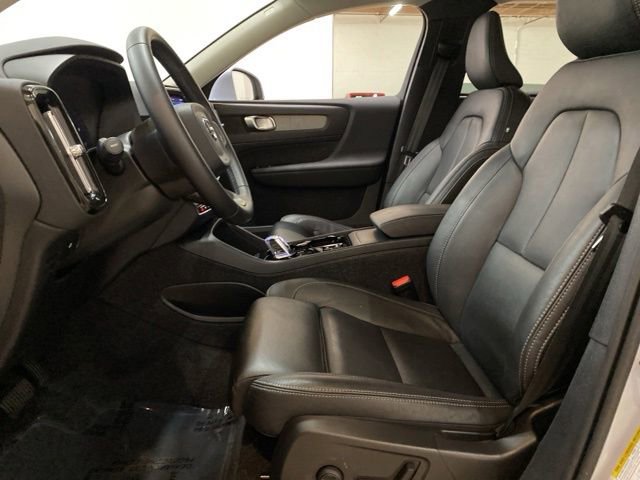 Used 2025 Volvo XC40 B5 Plus AWD/4WD image 20