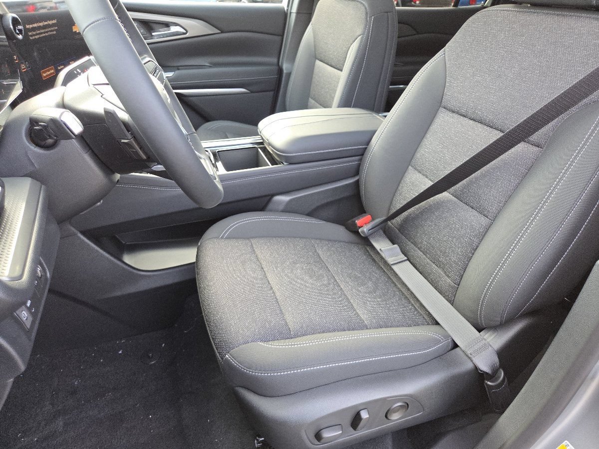 New 2027 Chevrolet Traverse LT w/ Sun and Wheel Package AWD/4WD image 31