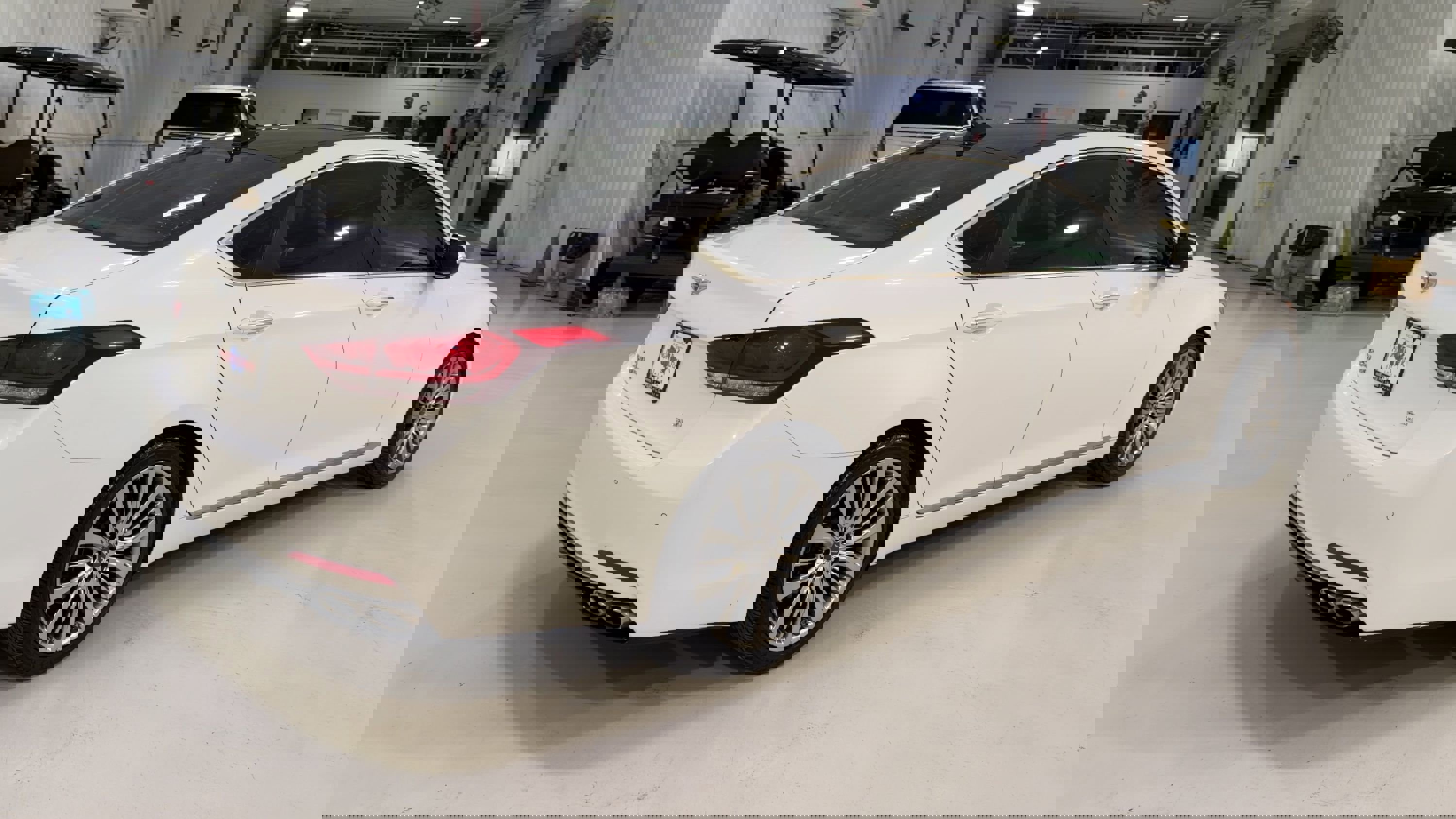 Used 2020 Genesis G80 5.0 Ultimate image 9