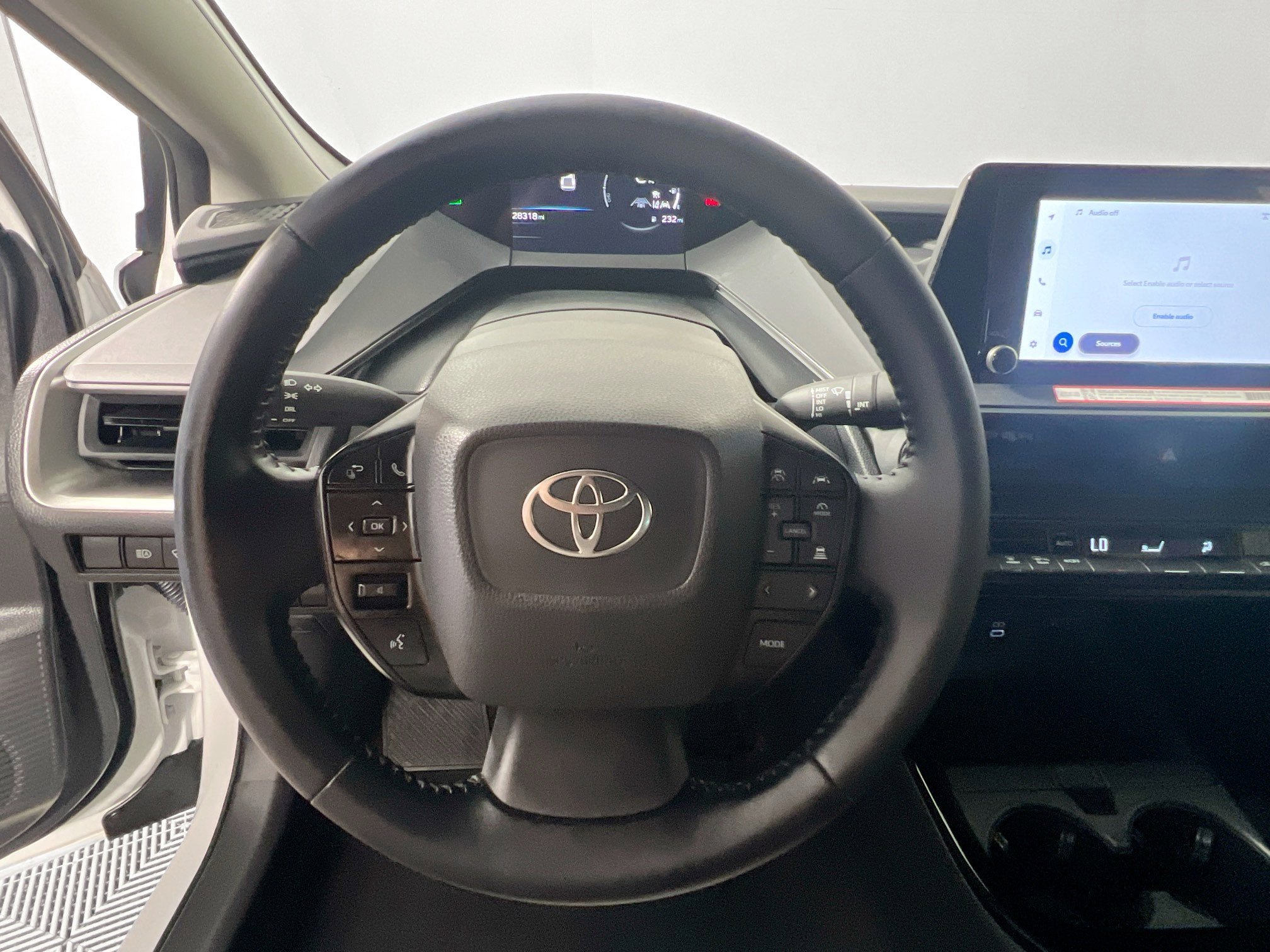 Used 2025 Toyota Prius LE FWD image 17
