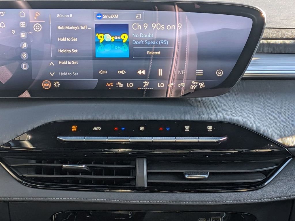 Used 2025 Buick Enclave Preferred AWD/4WD image 26