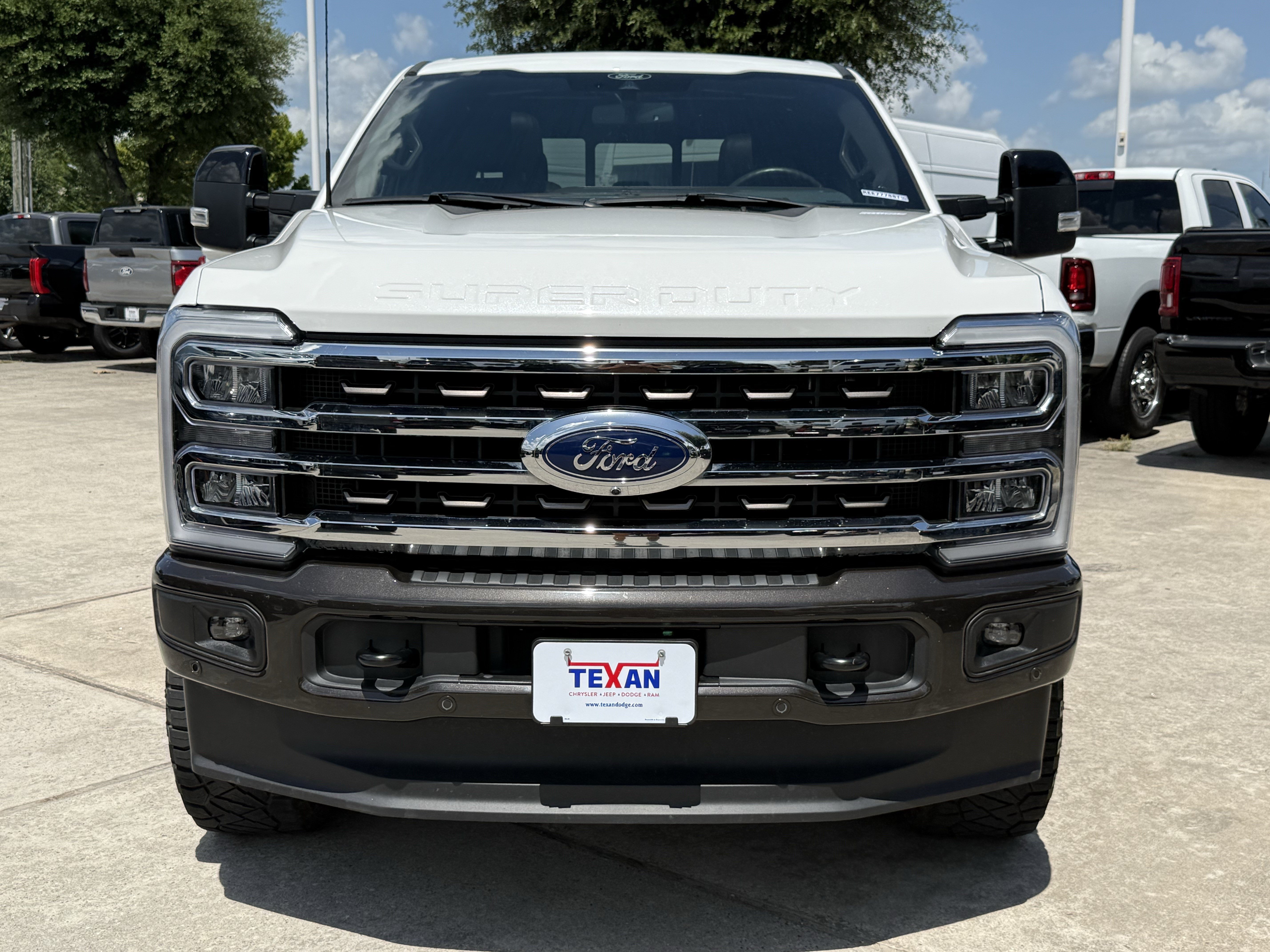Used 2024 Ford F250 King Ranch w/ FX4 Off-Road Package AWD/4WD image 11