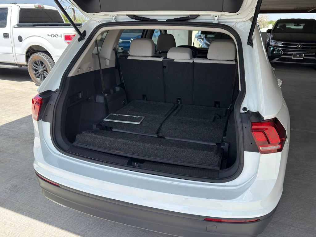 Used 2020 Volkswagen Tiguan S image 9