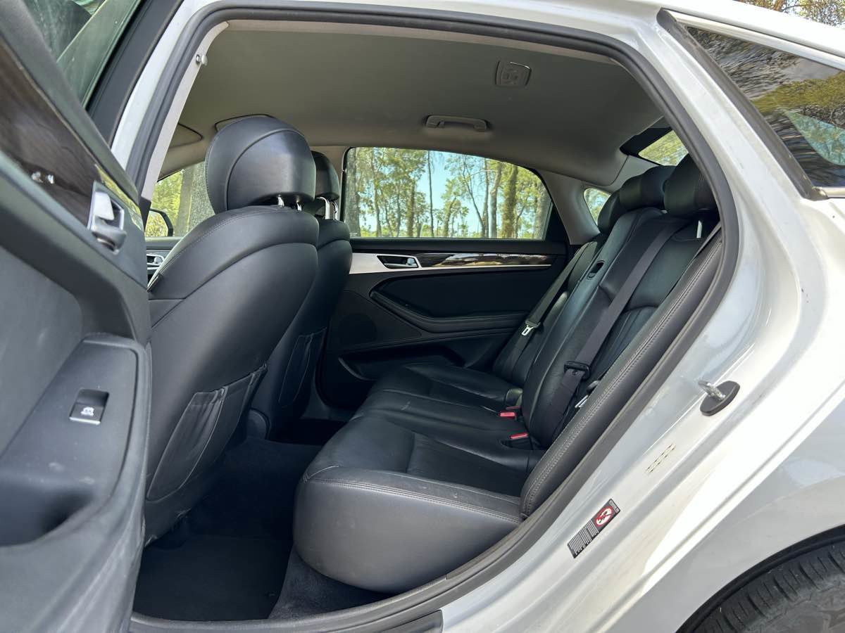 Used 2018 Genesis G80 3.8 RWD image 21