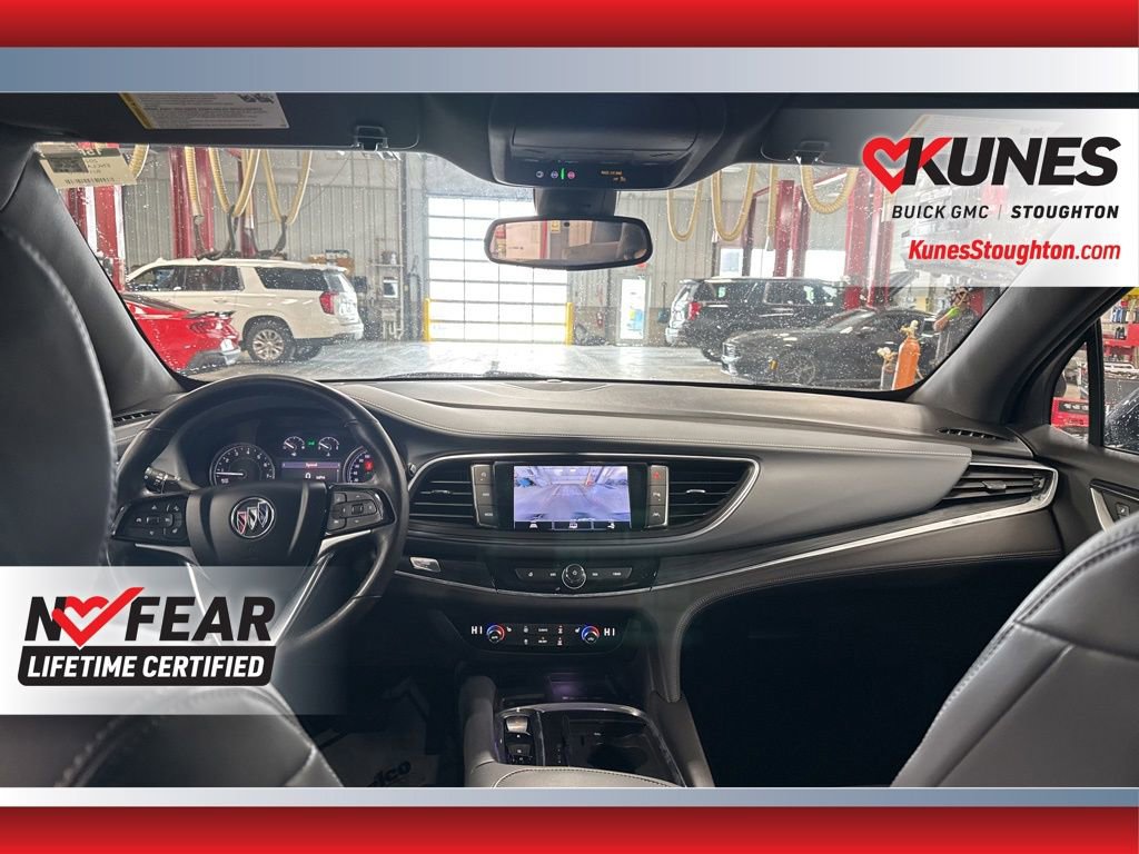 Used 2024 Buick Enclave Essence image 40